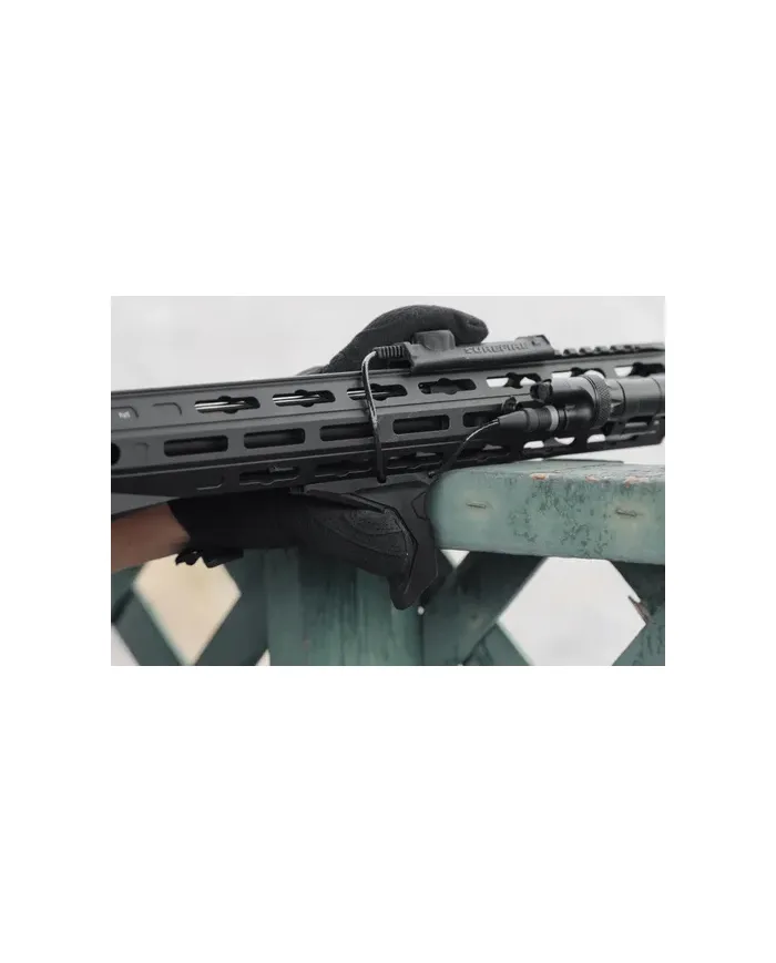 Strike Industries - Chwyt przedni Link Angled HandStop with Cable Management System - M-LOK/KeyMod Czarny - SI-AR-HSFG-BK